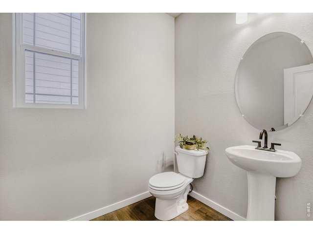 Property Photo 17 Main level bathroom