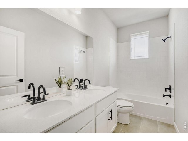 Property Photo 16 Shared bathroom