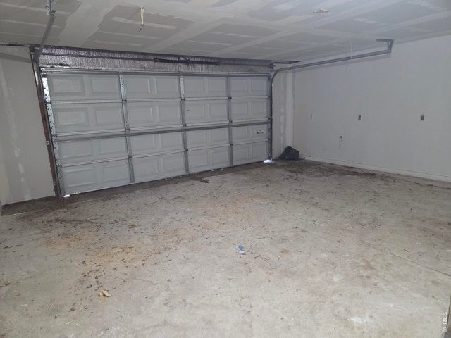 Property Photo 6 Garage
