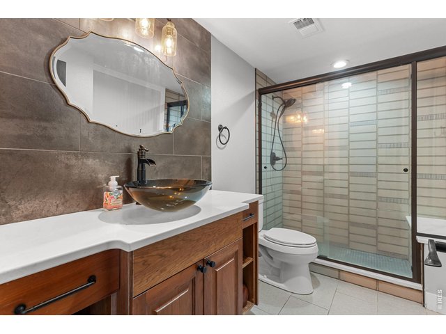 Property Photo 41 Basement bathroom
