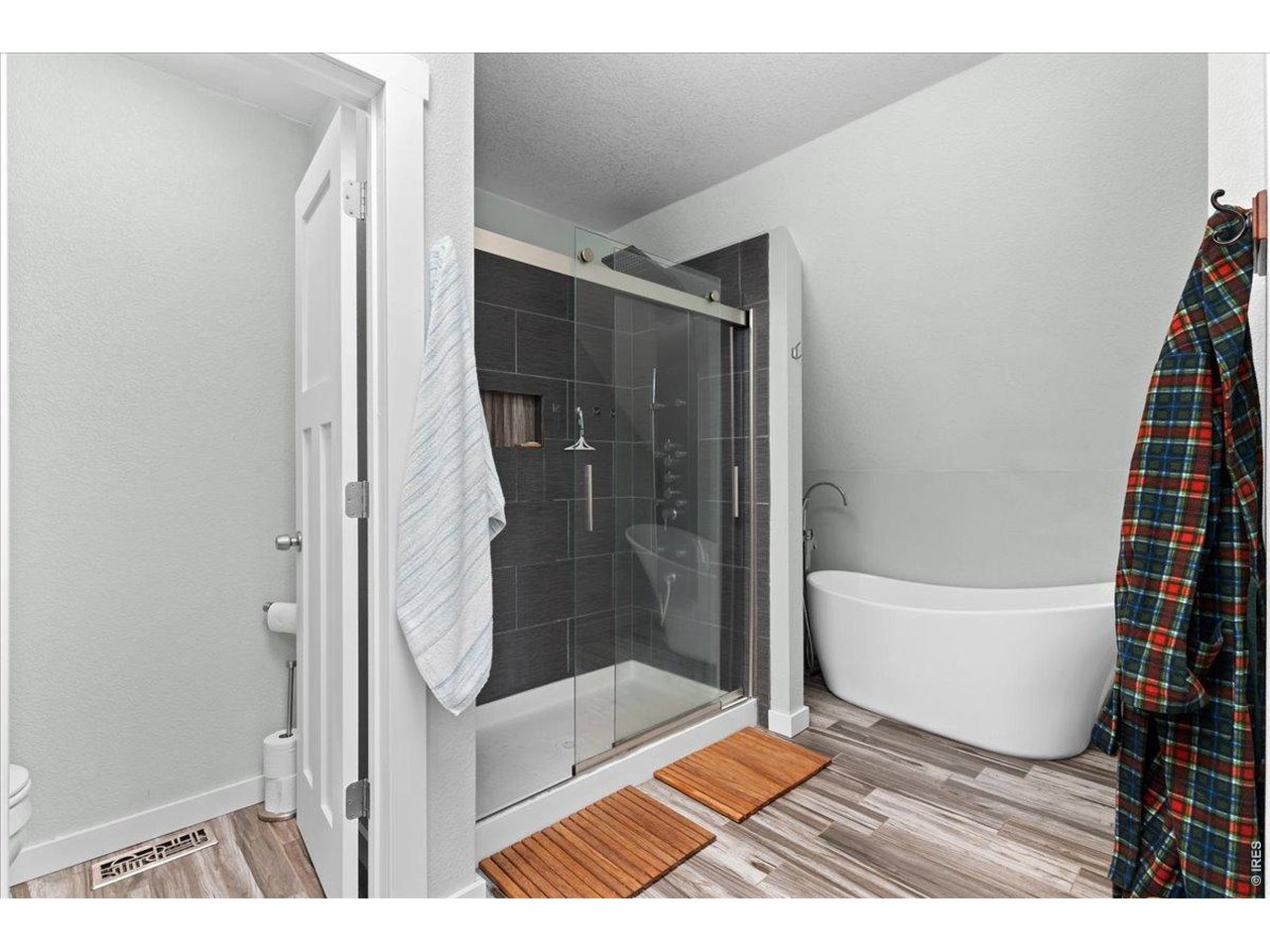 5 piece primary bathroom