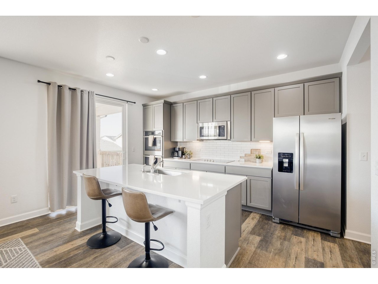 1055 Rubinette Ln - Kitchen (Main Floor)