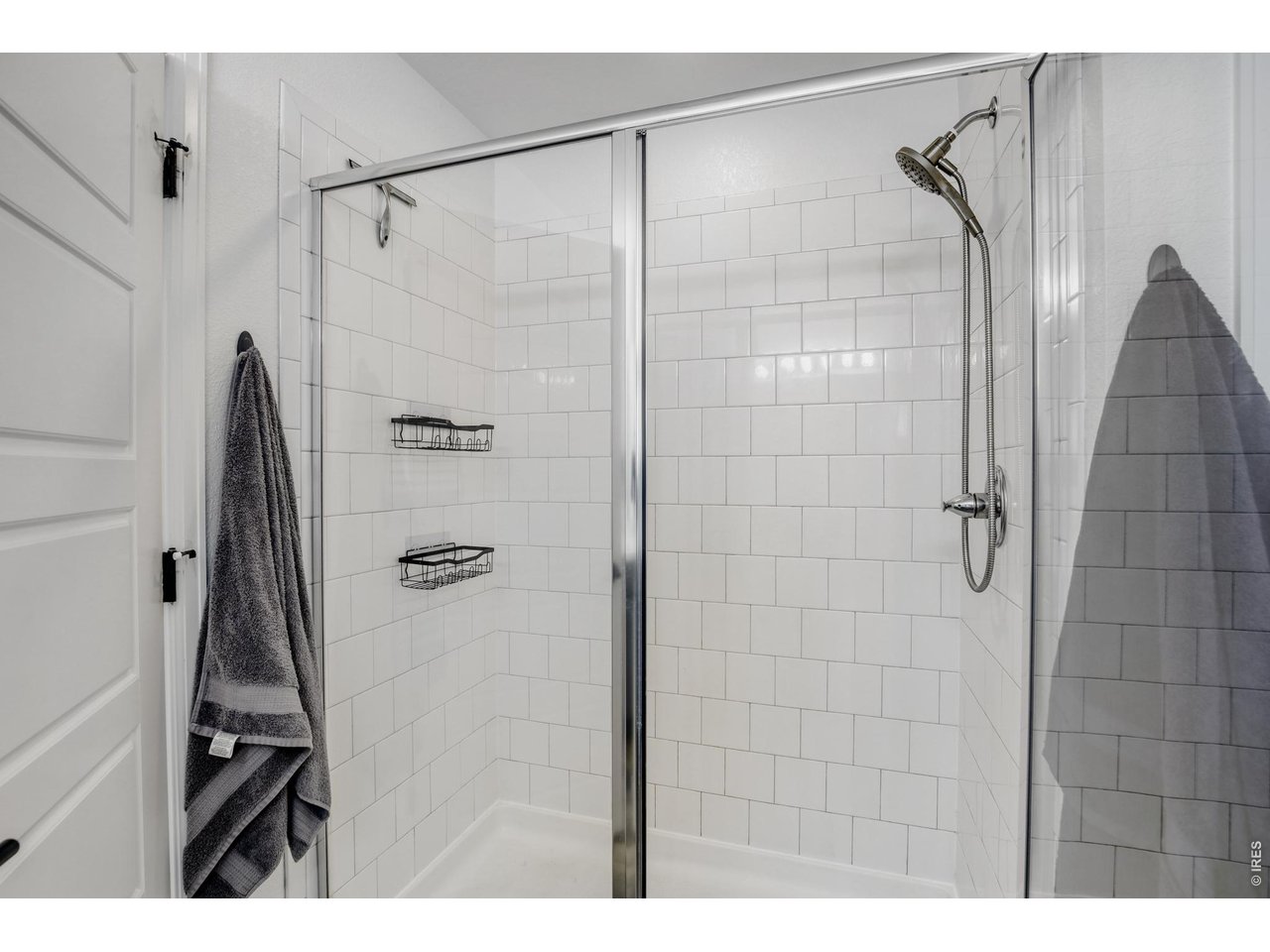 1055 Rubinette Ln - Primary Suite Luxury Bathroom (Upper Floor)