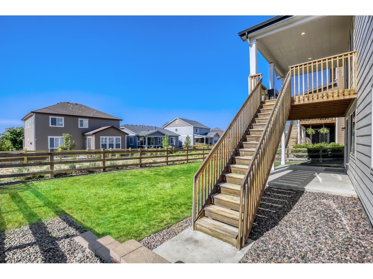 1055 Rubinette Ln - Upper Deck/Covered Patio/Walk-Out - Backyard