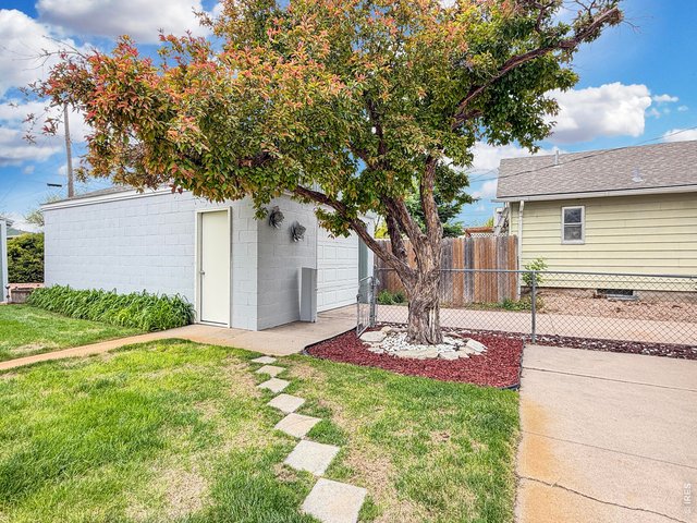 Property Photo 33 Mature landscaping