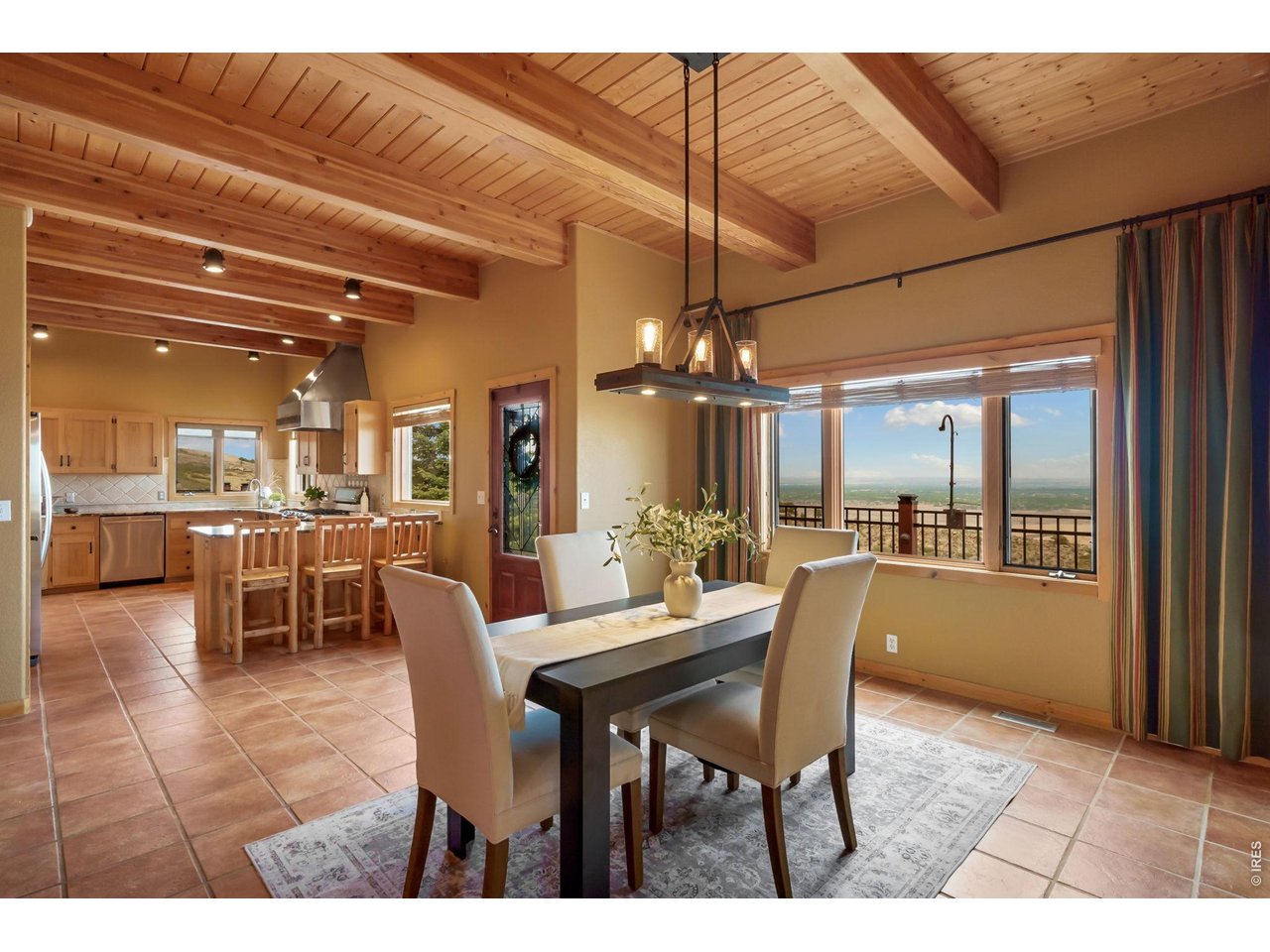 Dining room for all! 