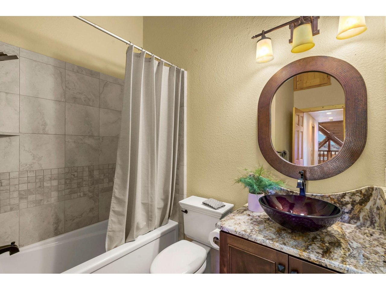 Full bath on second floor 
