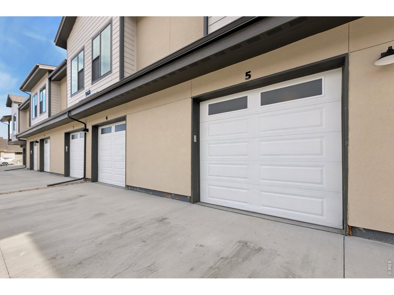 Property Photo 19 Attached garage