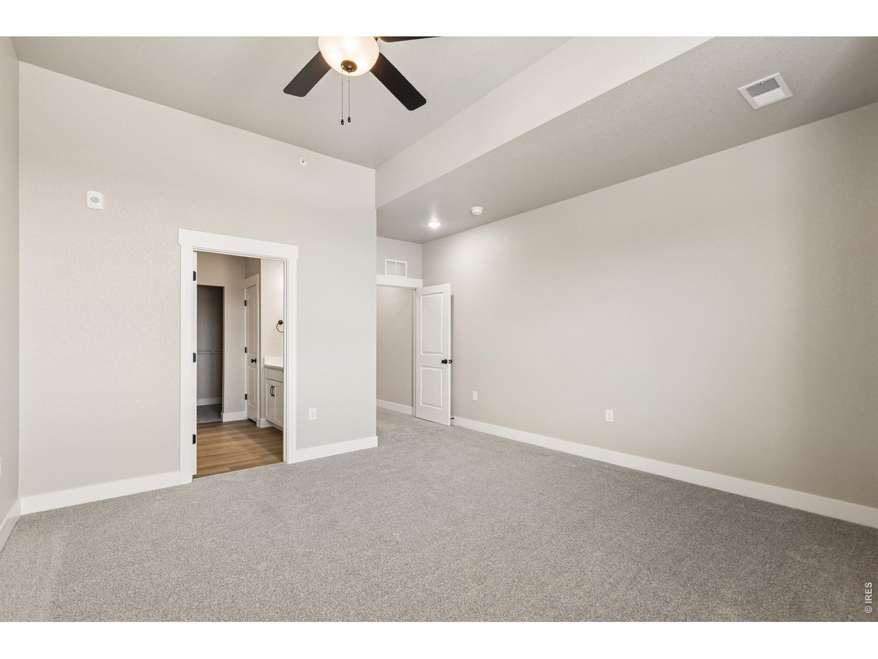 Property Photo 12 Ceiling fan included!