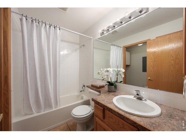Property Photo 30 Full bathroom #2