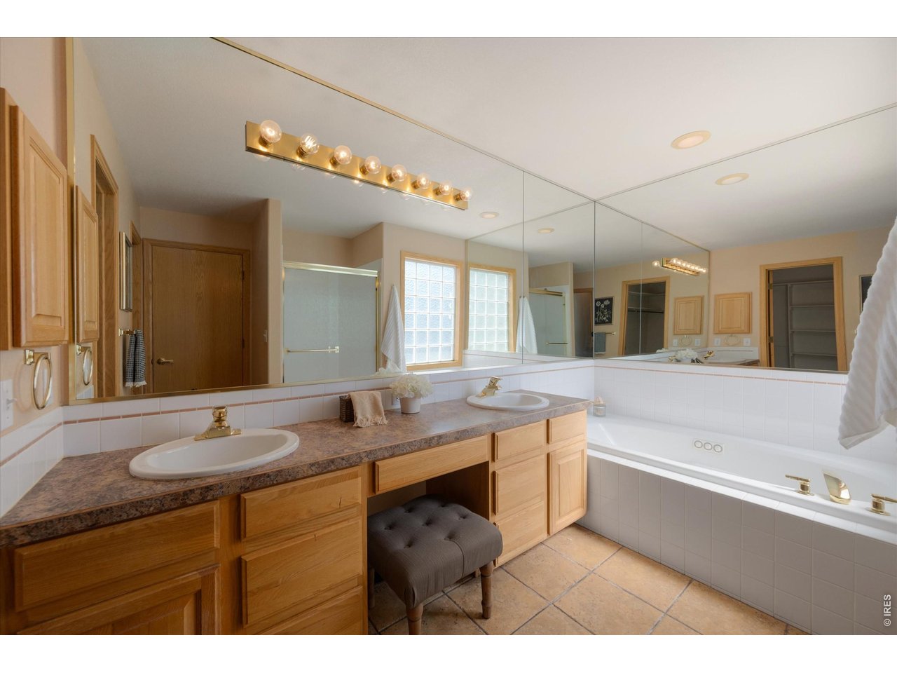 Primary 5-piece Bathroom