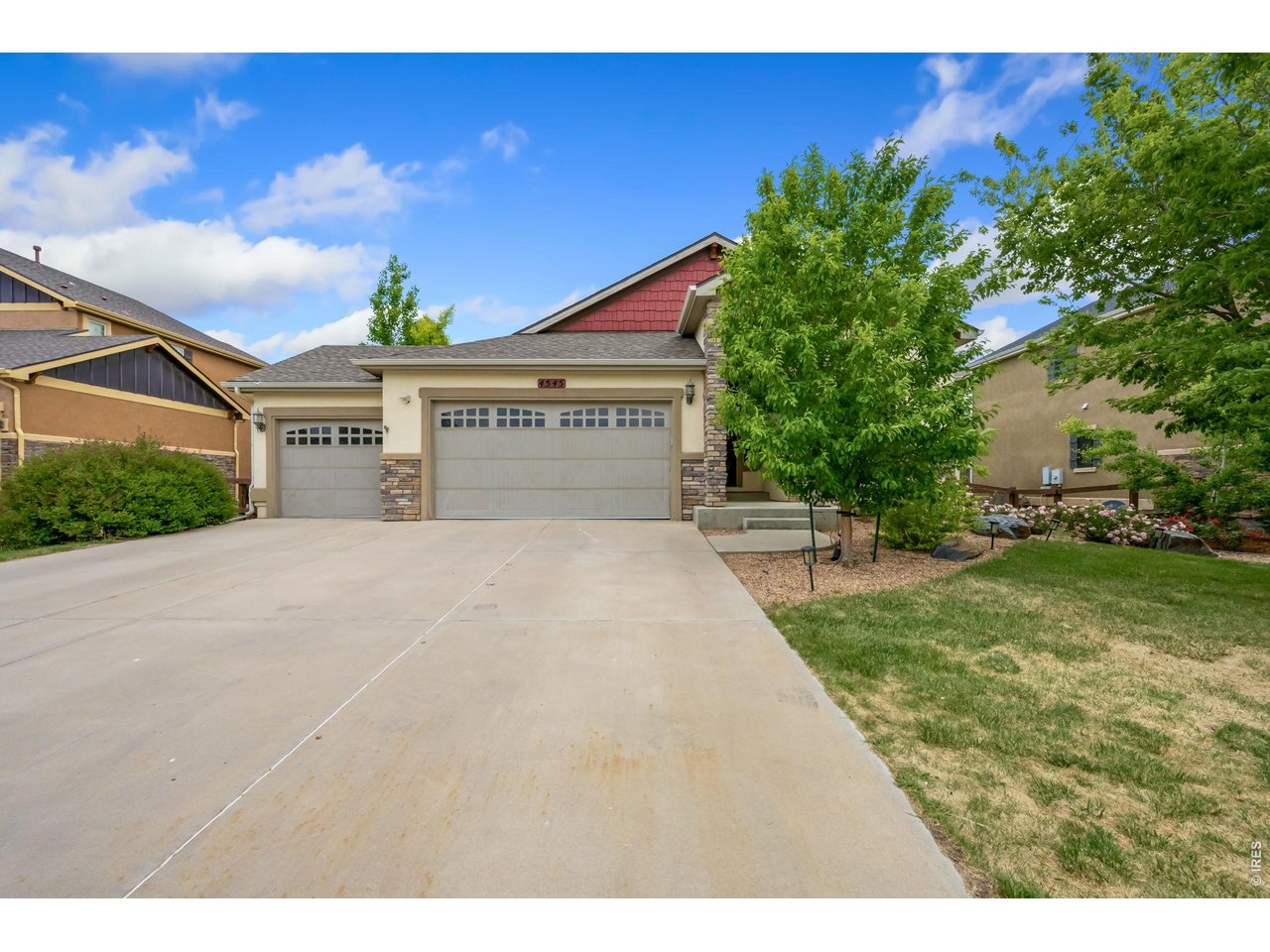 South facing and spacious 3 car garage