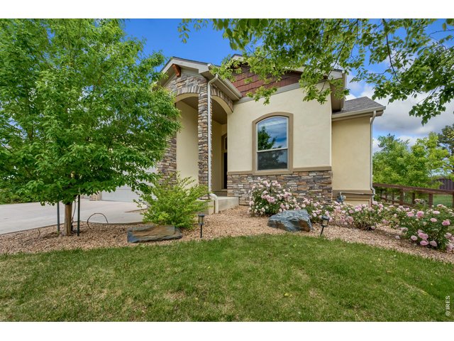 Property Photo 3 Tastefully landscaped