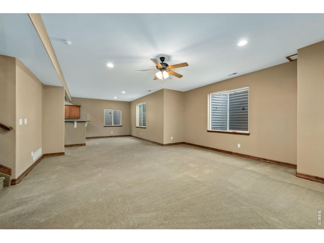 Property Photo 27 Large windows