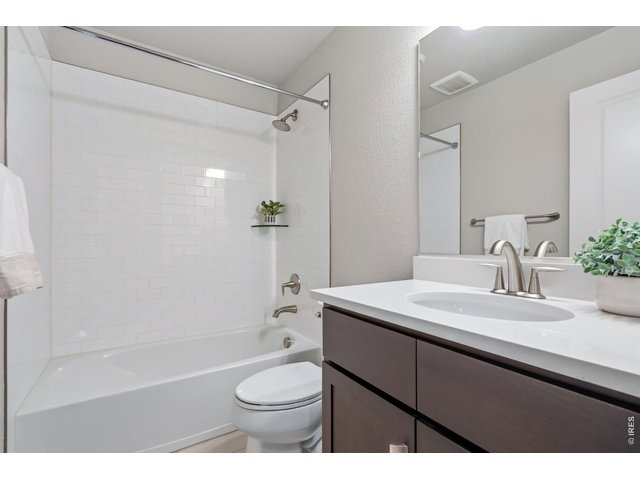 Property Photo 18 Full Bath Upstairs