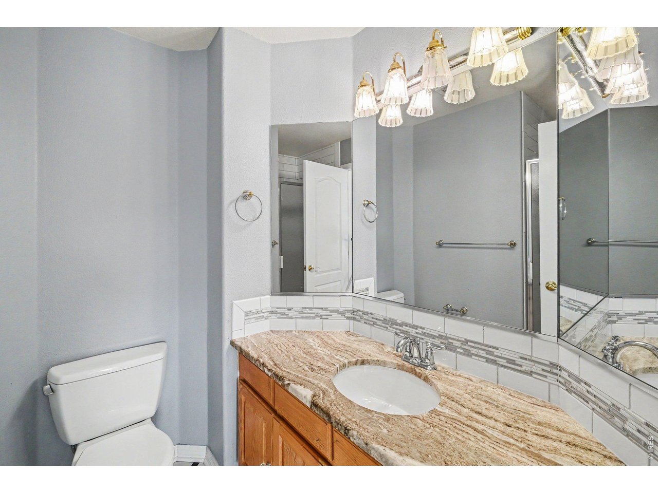5th bedroom attached bathroom 