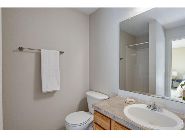 Property Photo 21 Primary Private Bathroom