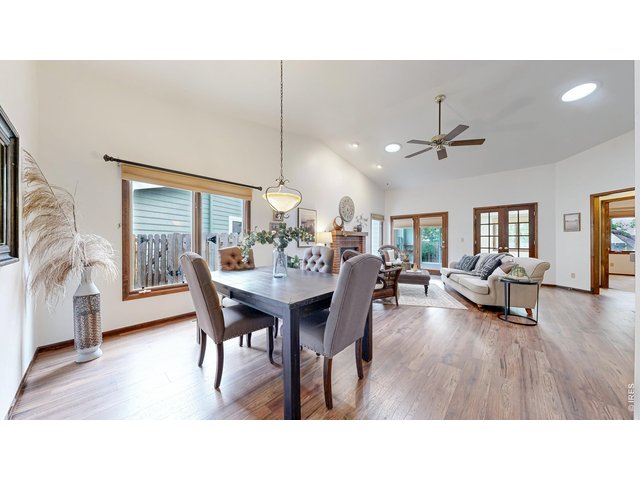 Property Photo 4 Dining room