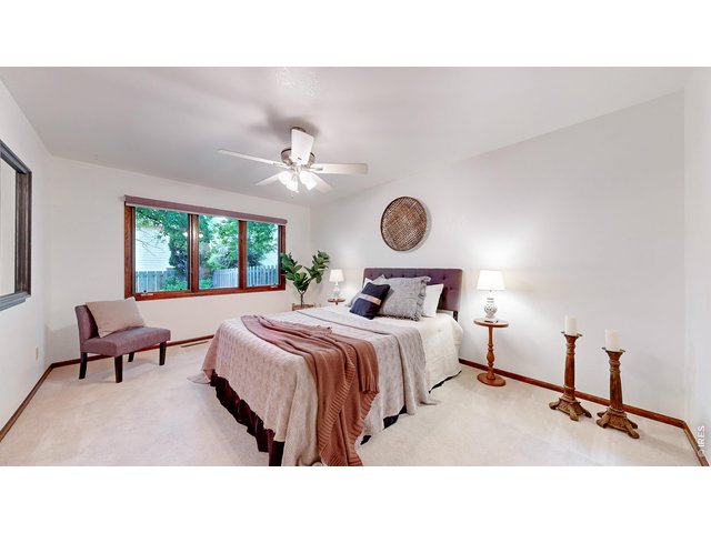 Property Photo 12 Primary bedroom