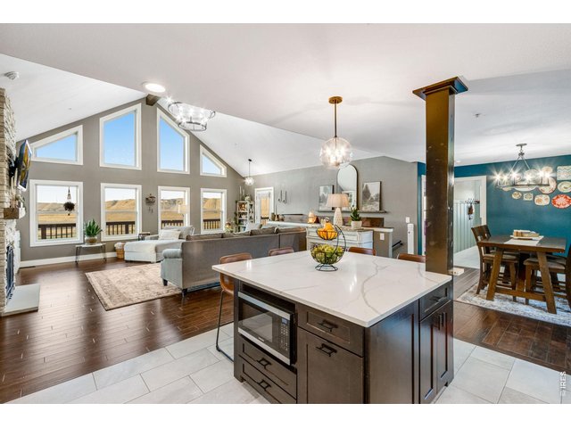 Property Photo 26 Center kitchen island with breakfast bar