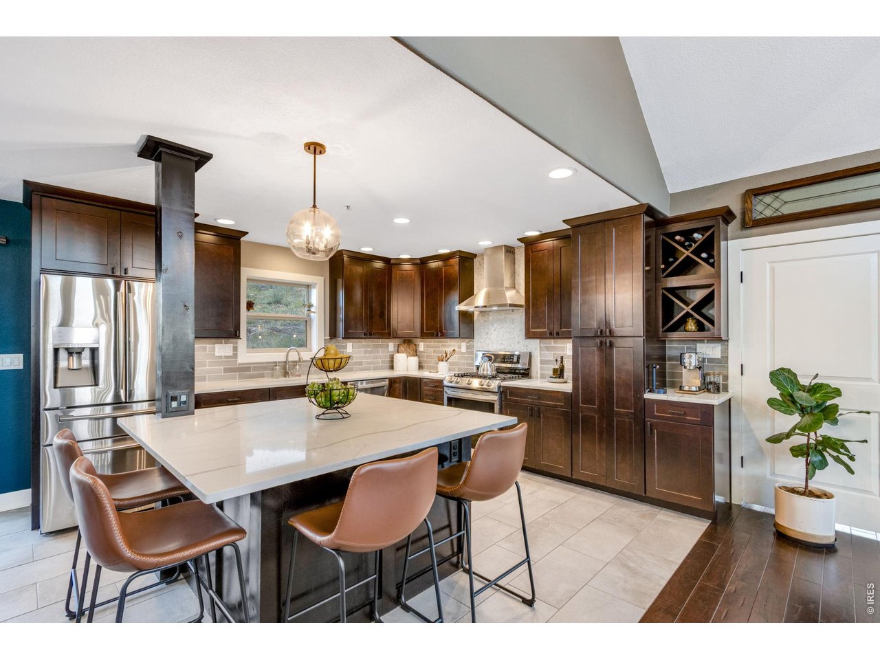 Wrap around breakfast bar