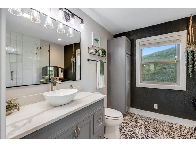Property Photo 36 3/4 primary bath also features quartz countertop 