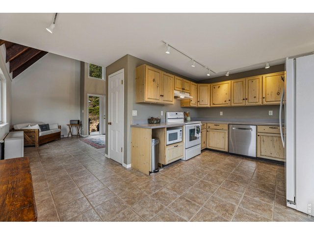 Property Photo 5 Open floor plan