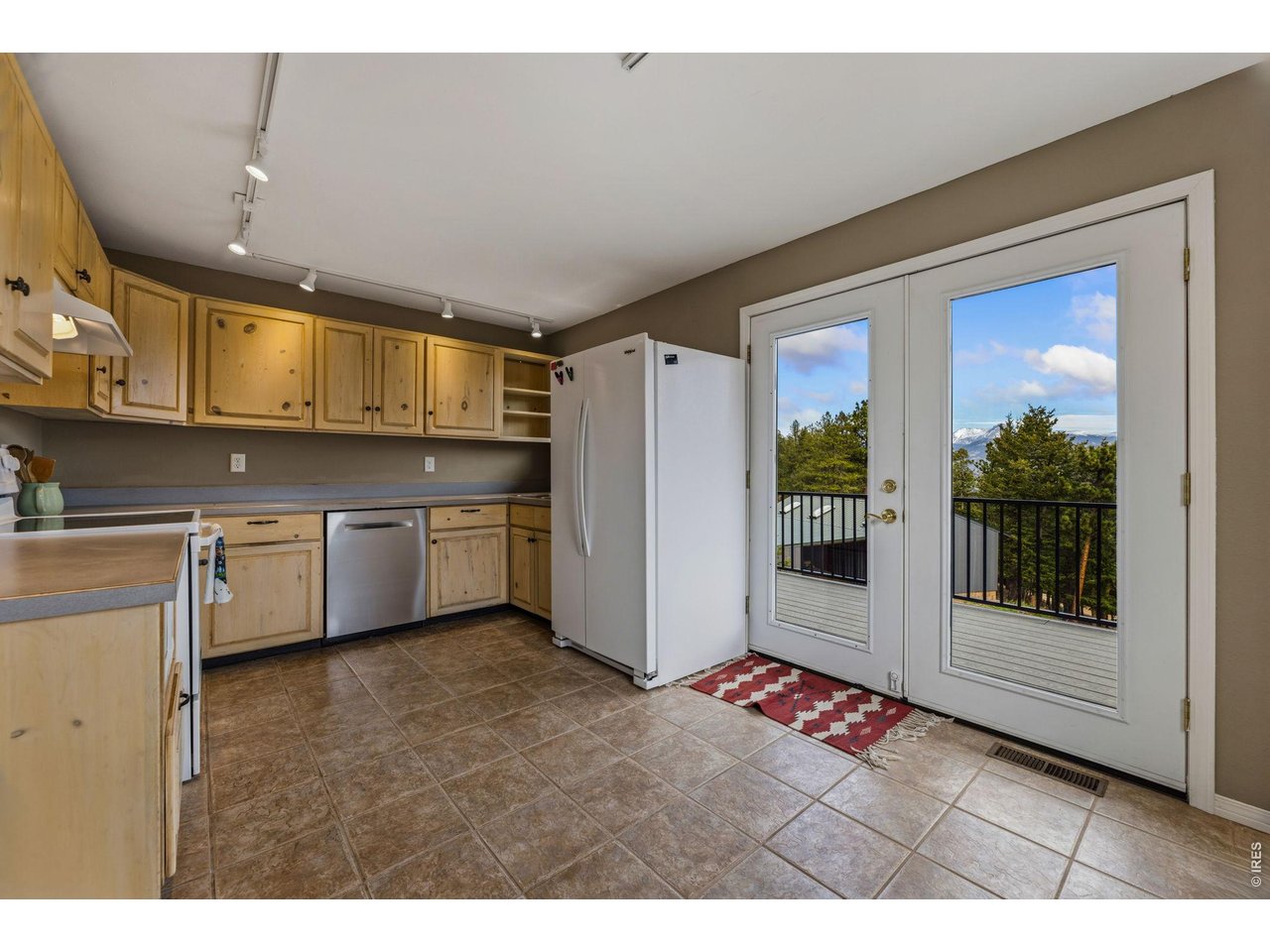 Spacious kitchen