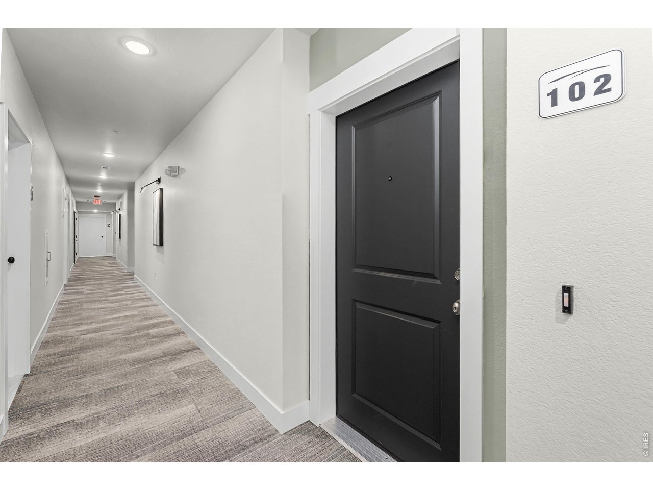 Property Photo 13 Secured entry hallway to your front door! 