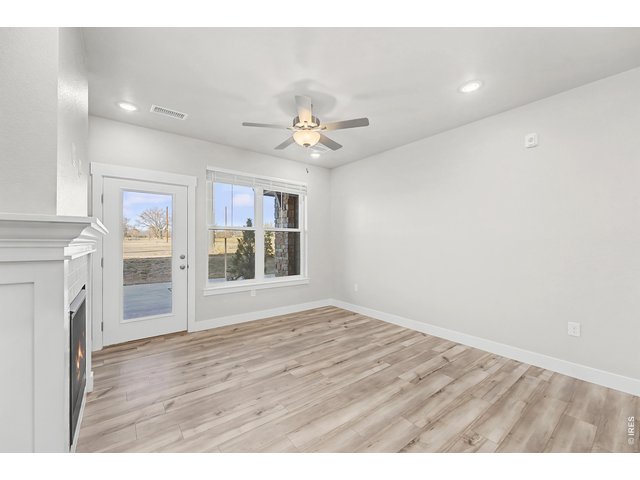 Property Photo 6 Ceiling fan included! 