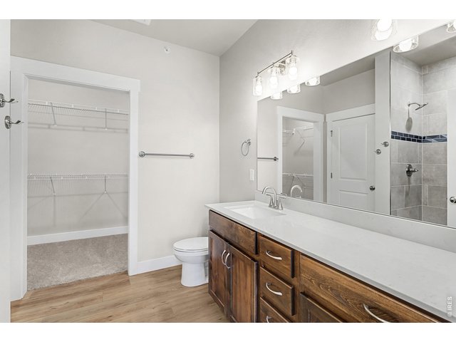Property Photo 10 Primary bathroom 