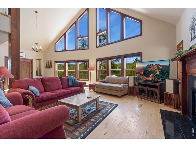 Property Photo 6 Grand Living and Relaxing space