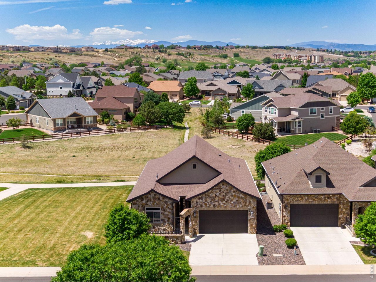 Corner lot, siding to community open space - full stucco exterior!