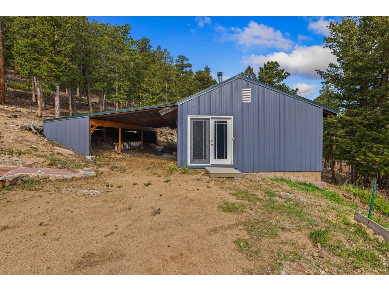 Detached workshop or many possibilits