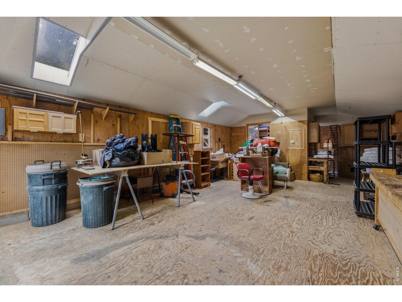 Large with skylights, electricity, and small office space in back 