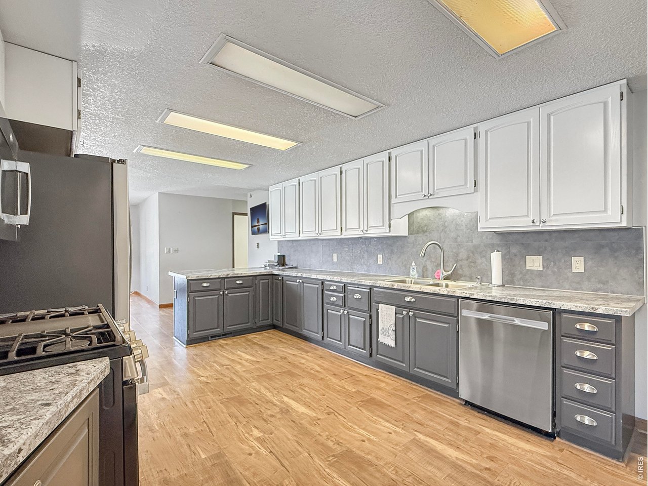Spacious Kitchen