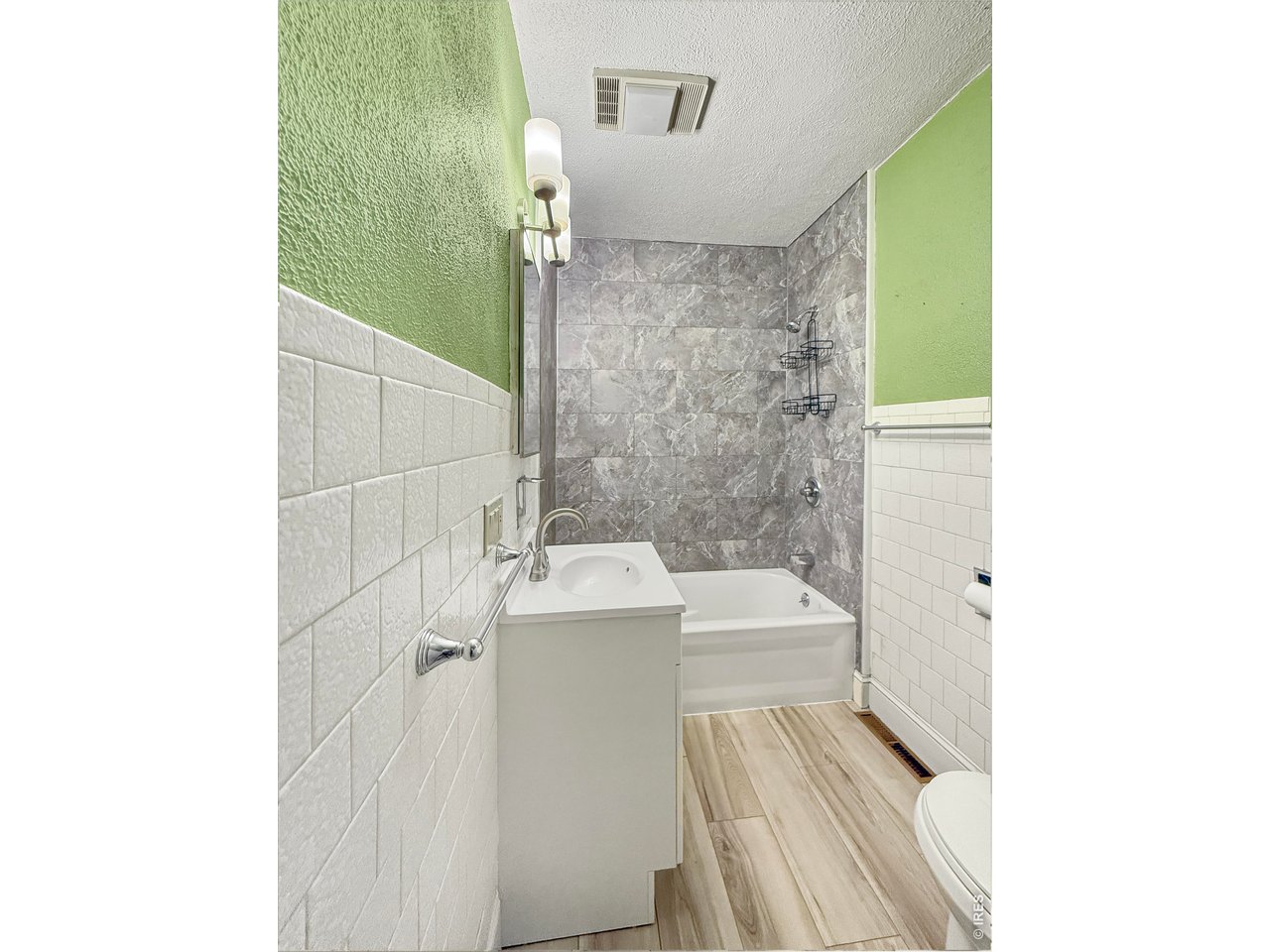 Main Hallway Bathroom