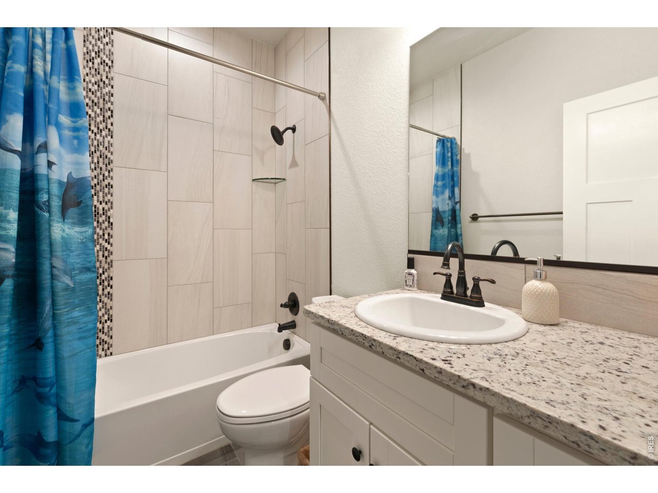 Full hallway guest bathroom