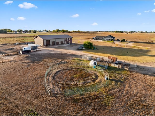 Property Photo 32 Round pin with pipe fencing included
