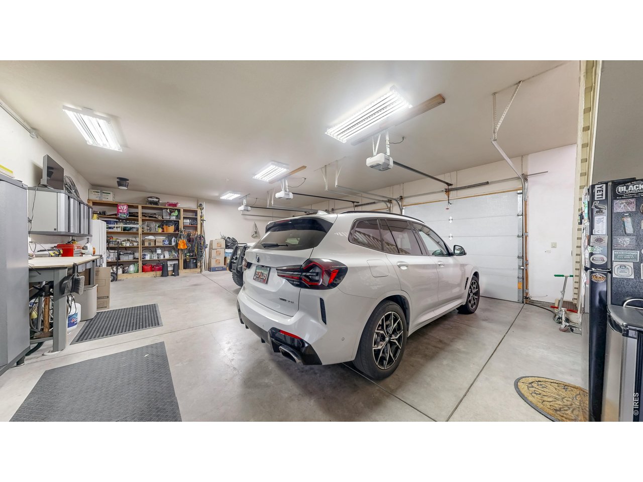 3 Car Garage 