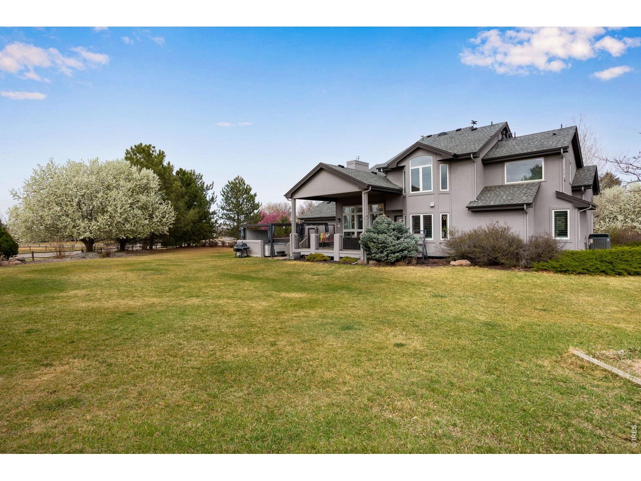 Huge backyard - beautifully cared for inside and out!