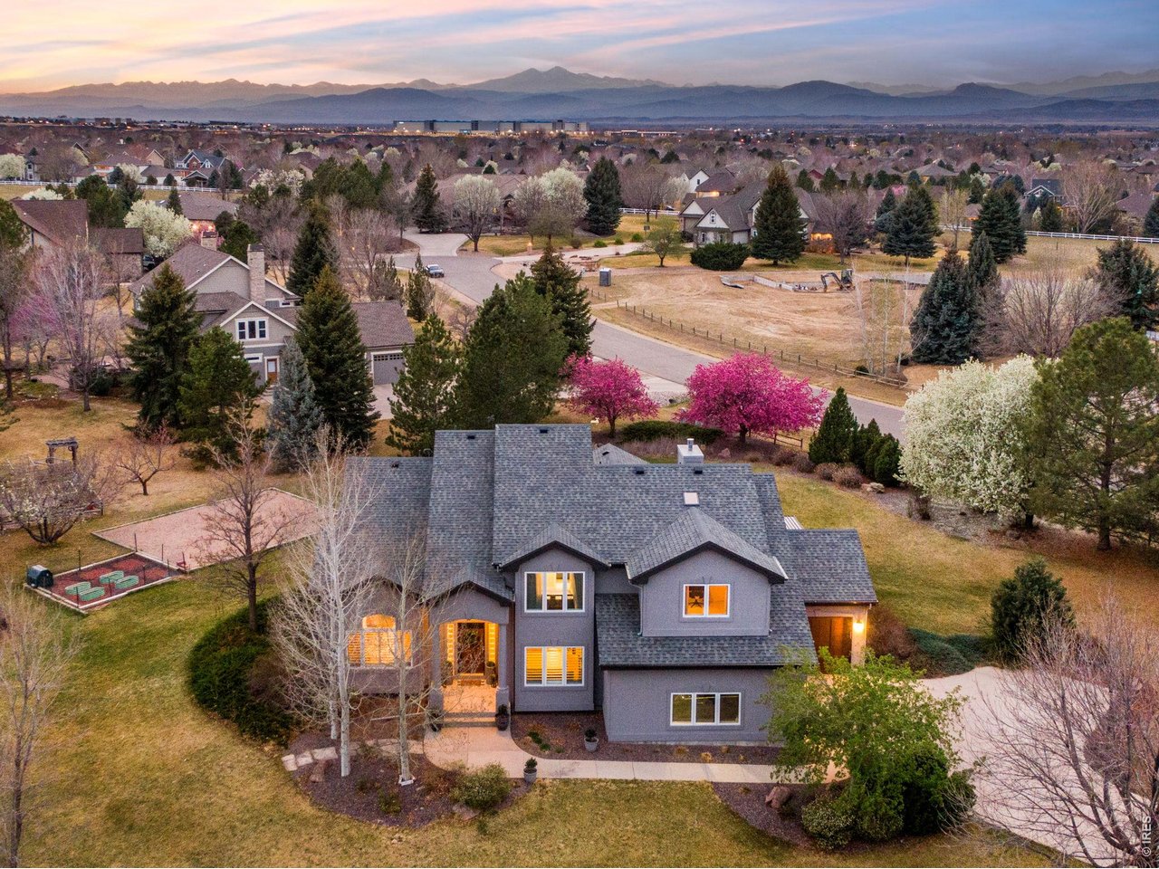  This is a location that balances calm and connection beautifully - quiet and tucked away, yet minutes to I-25, golf, and daily amenities.