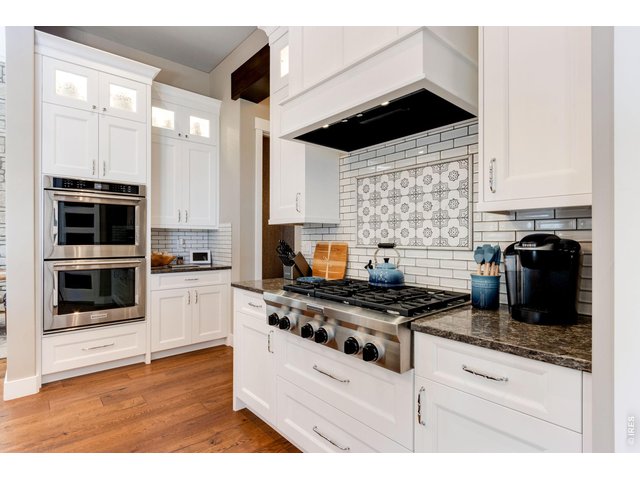 Property Photo 22 Upgraded appliances