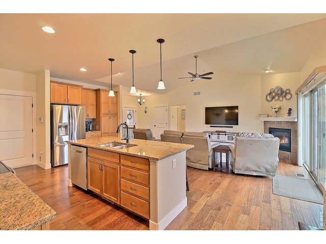 Property Photo 14 Kitchen Island