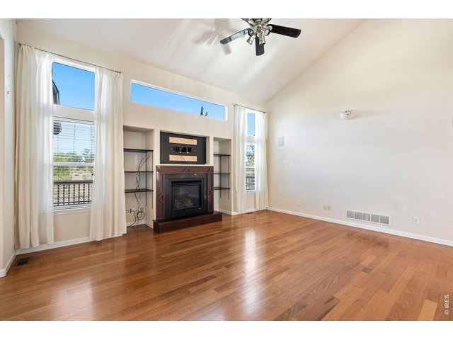 Property Photo 9 Livingroom