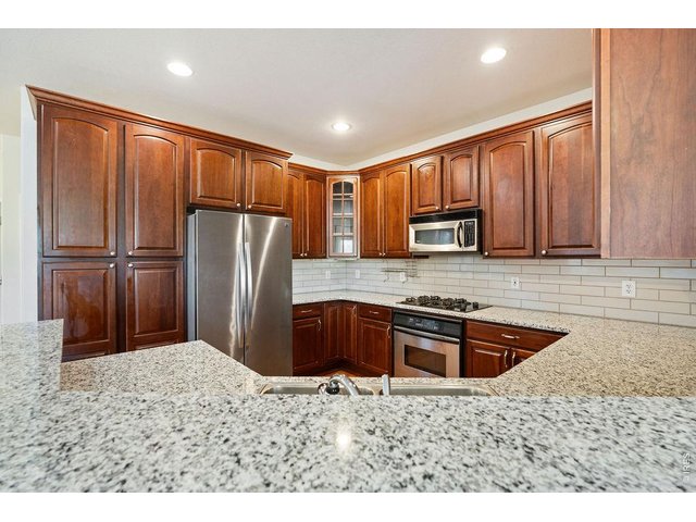 Property Photo 14 Kitchen