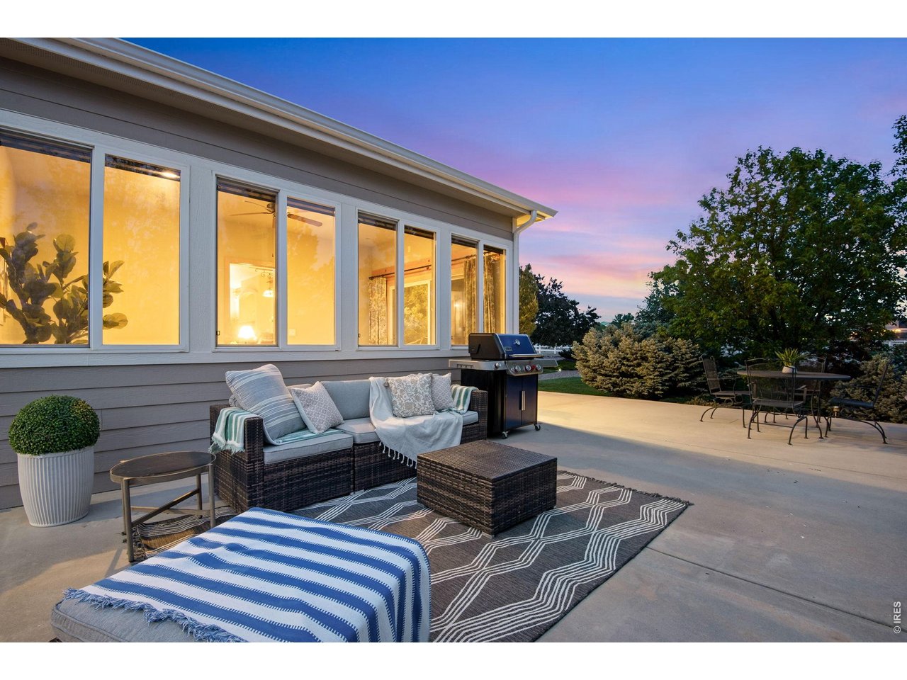 Exceptional patio area off the Flexroom or Office/Study. 
