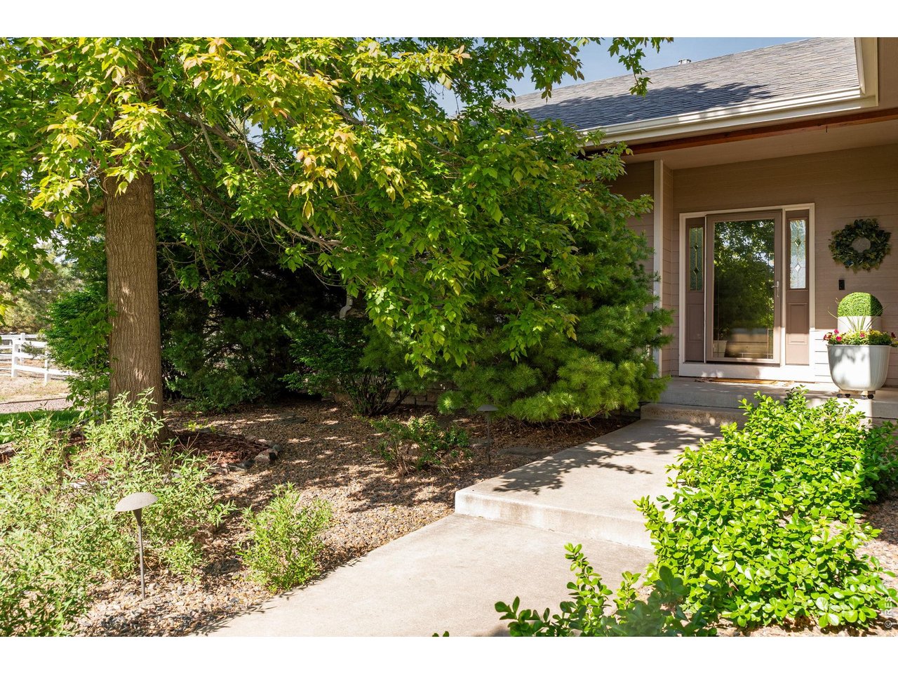 Pretty covered front porch 