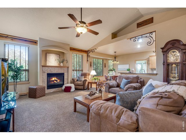 Property Photo 16 Large Picture windows, 2025 Furnace, AC, Humidifier and 50 hot water heater! 