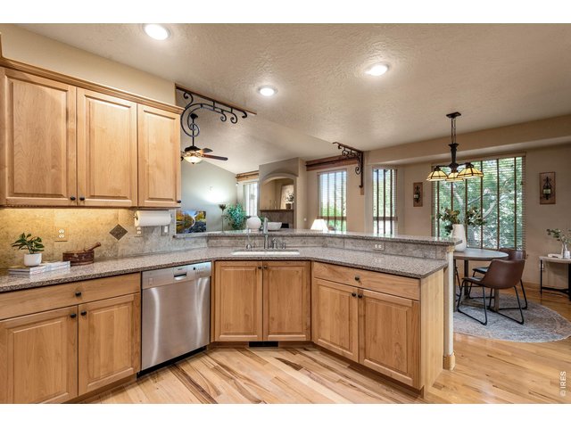 Property Photo 20 Bosch Dishwasher, all stainless appliances, European Face Frame cabinetry. 
